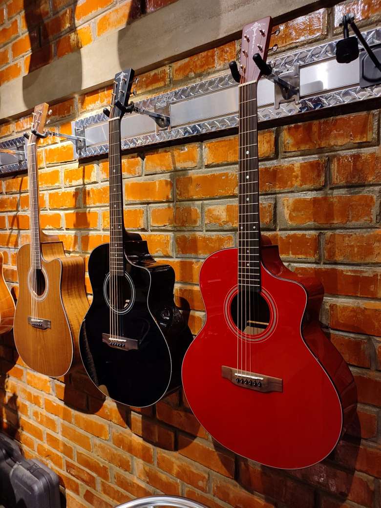 Tokai Cat's Eyes Acoustic/Electric Guitar, CE57-GO-EA, Black with Presys+ 201 PreAmp, Solid Spruce Top, Mahogany Side Back/Neck, Rosewood Fingerboard, and Gig Bag.