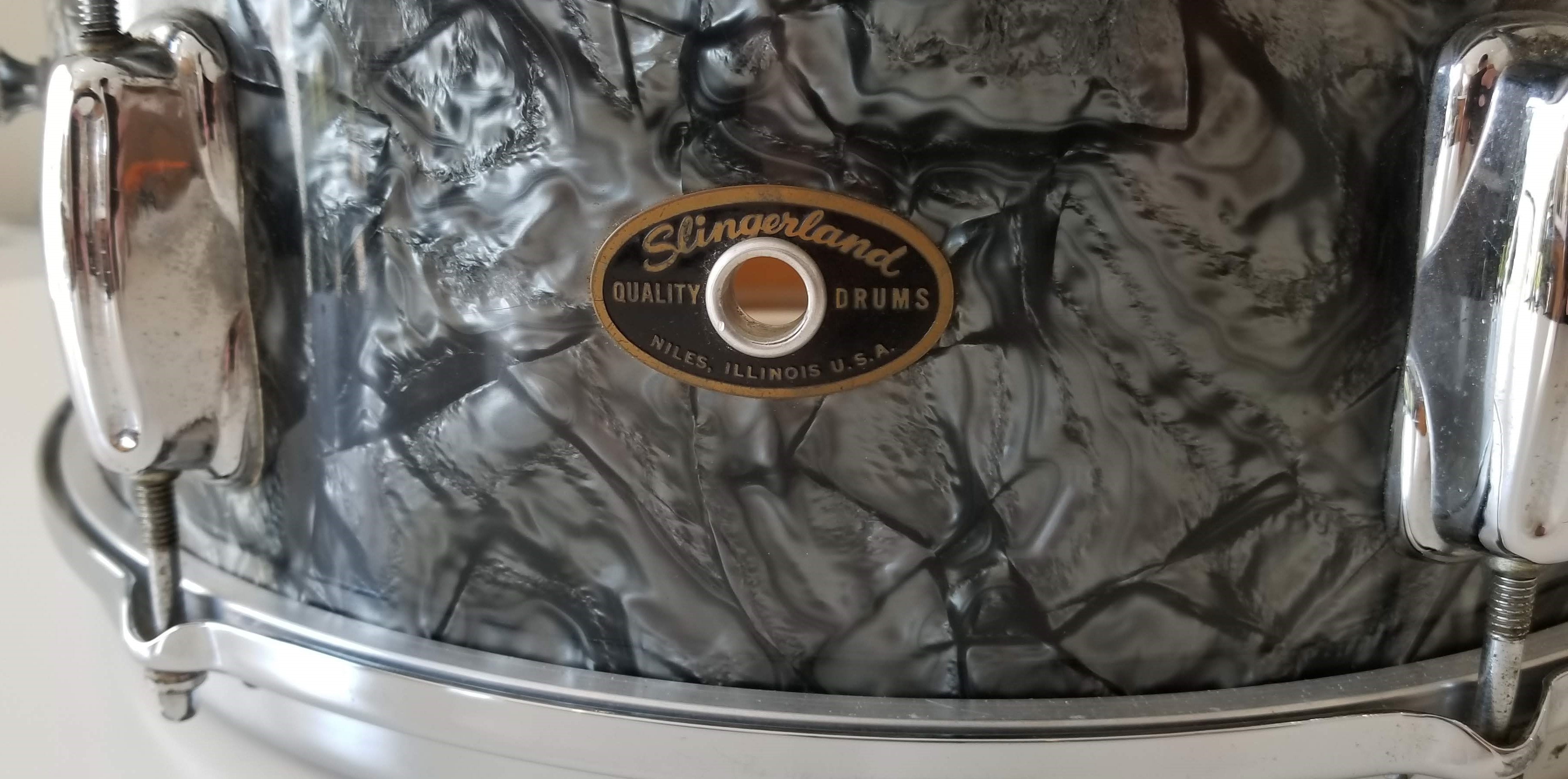 Slingerland Hollywood Ace 1962 Acoustic Snare, 5.5"x14", 8 Lugs Black Diamond Pearl Finish -Very Good Condition