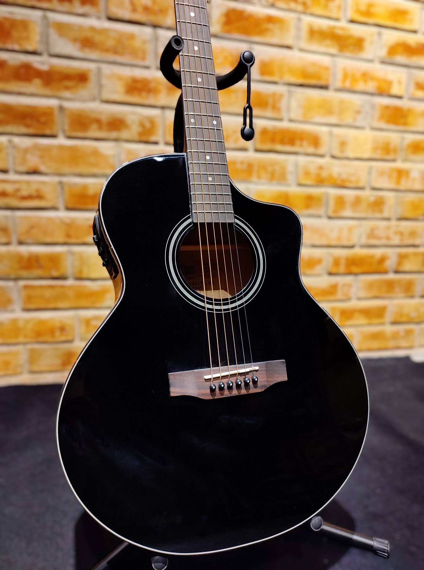 Tokai Cat's Eyes Acoustic/Electric Guitar, CE57-GO-EA, Black with Presys+ 201 PreAmp, Solid Spruce Top, Mahogany Side Back/Neck, Rosewood Fingerboard, and Gig Bag.