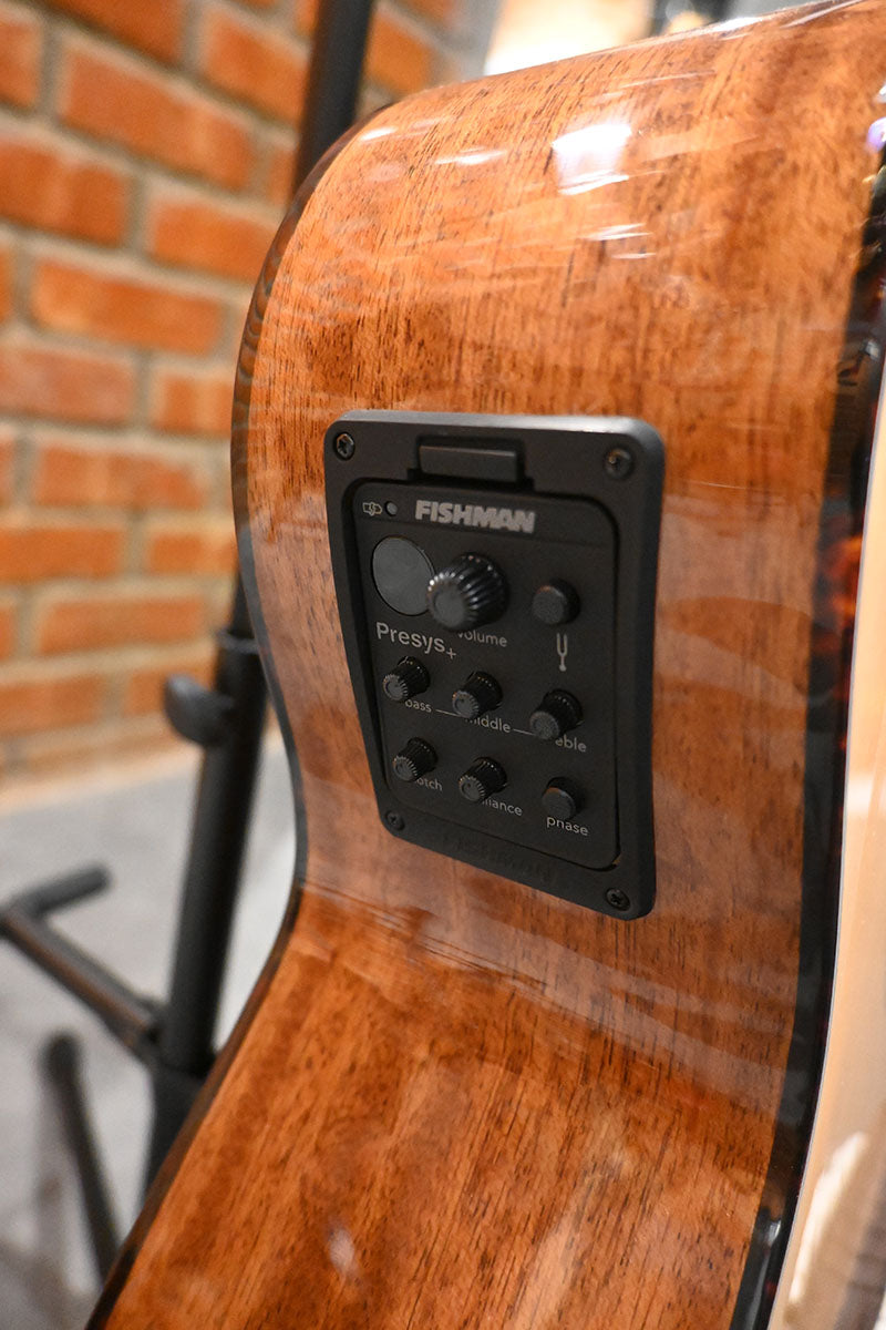 Tokai Cat's Eyes Acoustic/Electric Guitar CE57-GO-EA, Natural, w/Presys+ 201 PreAmp, Solid Spruce Top, Mahogany Side Back/Neck, Rosewood Fingerboard and Gig Bag