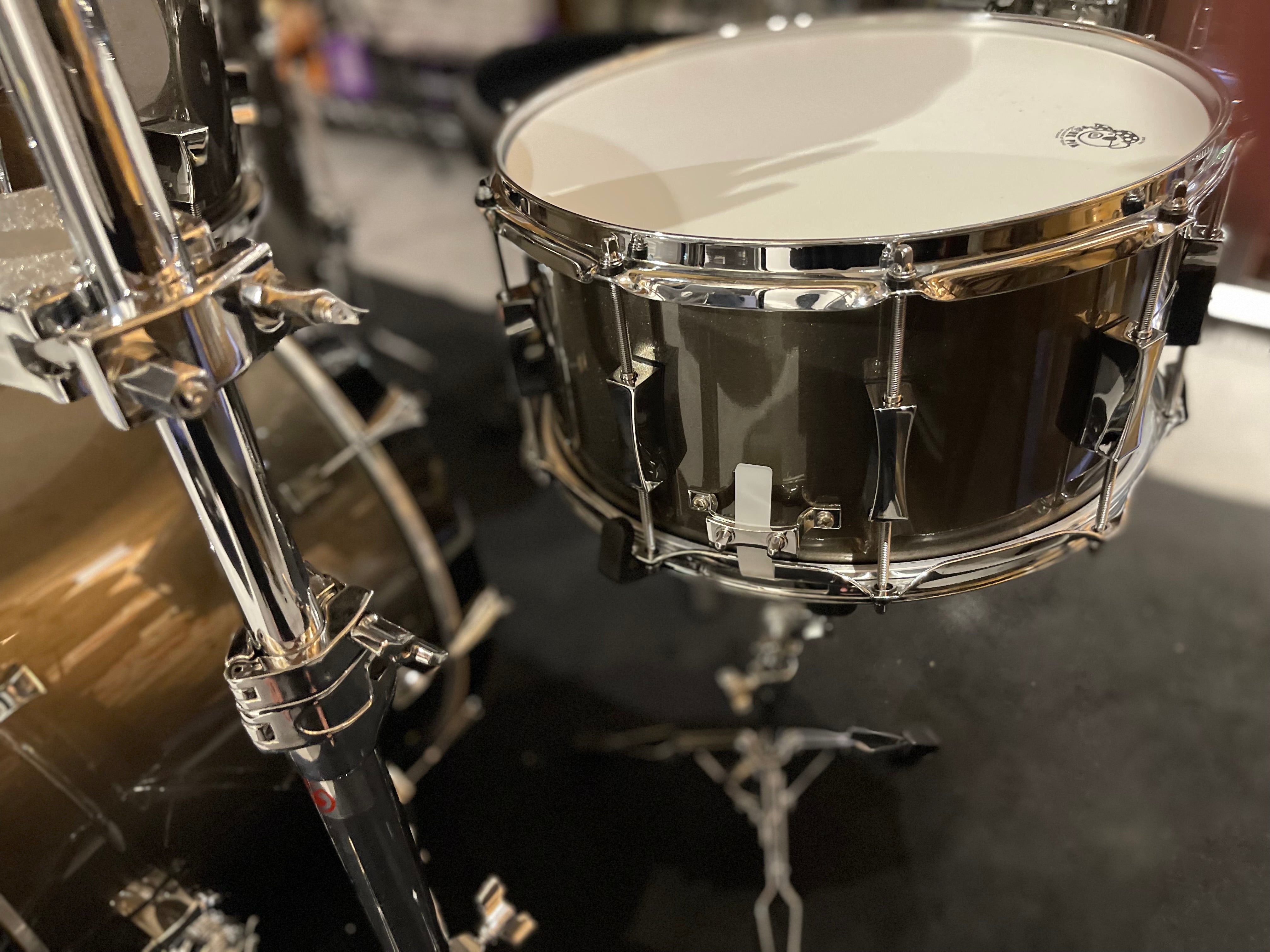 PorkPie Drum Kit, Little Squealer Pewter Metallic 5 pieces Kit , 50/50 Mahogany/Birch Woodw/Cases