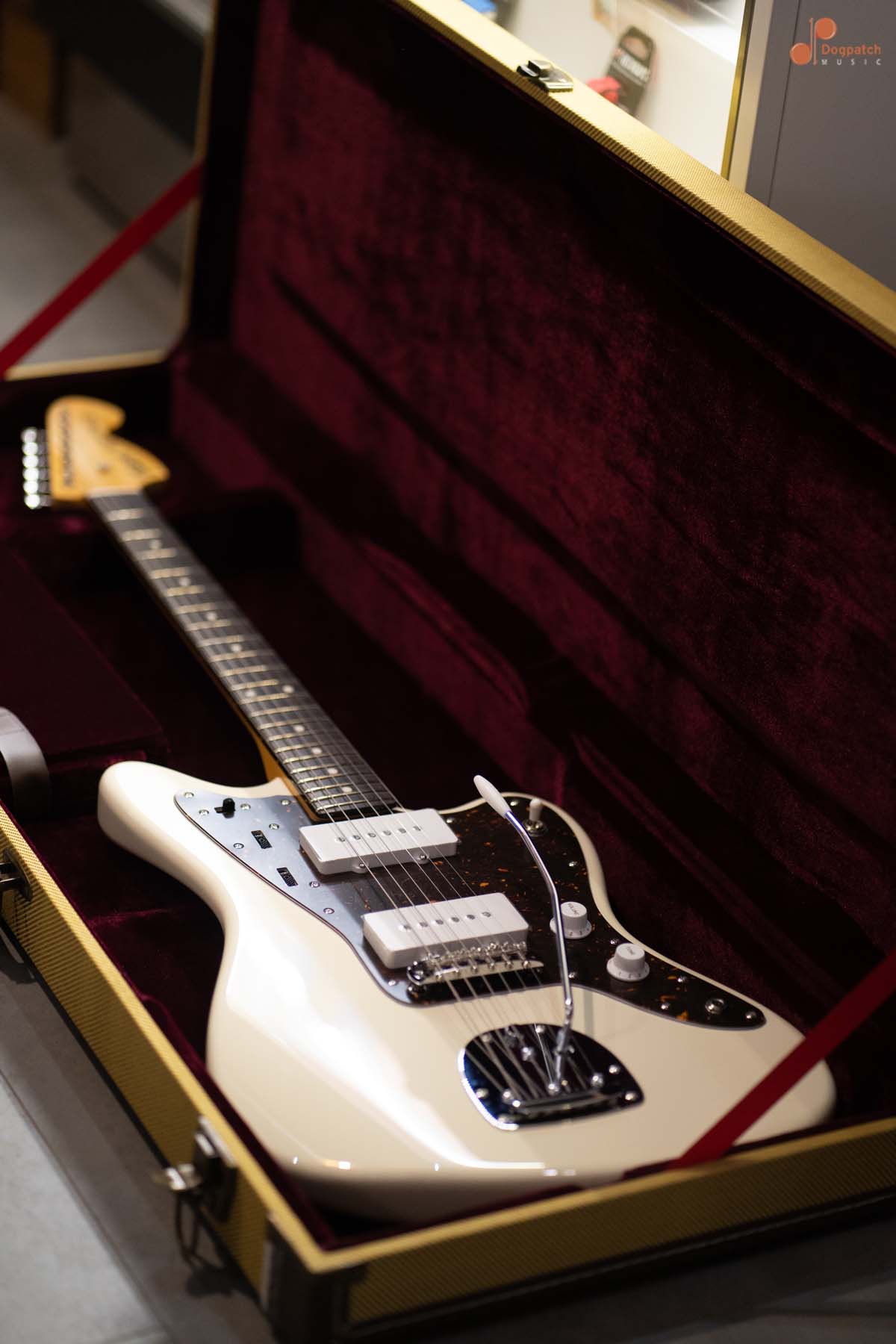 Tokai AJM140, Electric Guitar, Alder 2 pieces, 6 Strings, Vintage White (VWHR), with Hard Shell Case