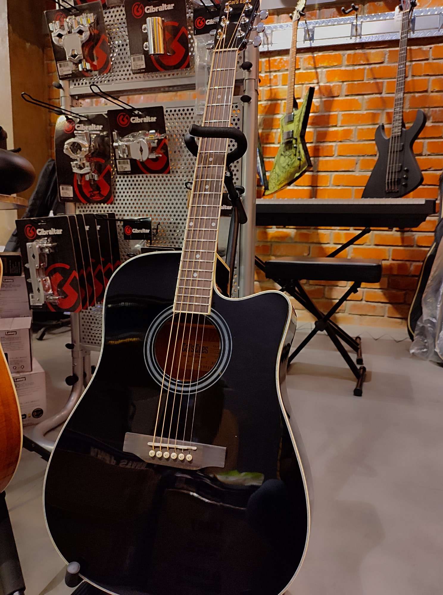 Tokai Cat's Eyes Acoustic Cutaway Guitar CE25C-BB, Black w/Gig Bag