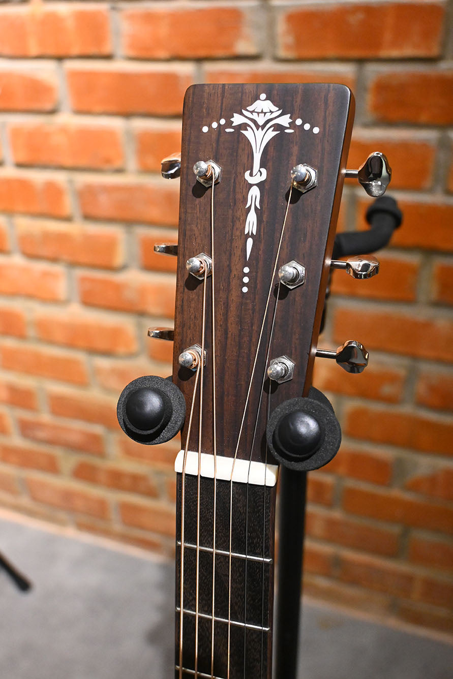 Tokai Cat's Eyes Acoustic/Electric Guitar CE57-GO-EA, Natural, w/Presys+ 201 PreAmp, Solid Spruce Top, Mahogany Side Back/Neck, Rosewood Fingerboard and Gig Bag