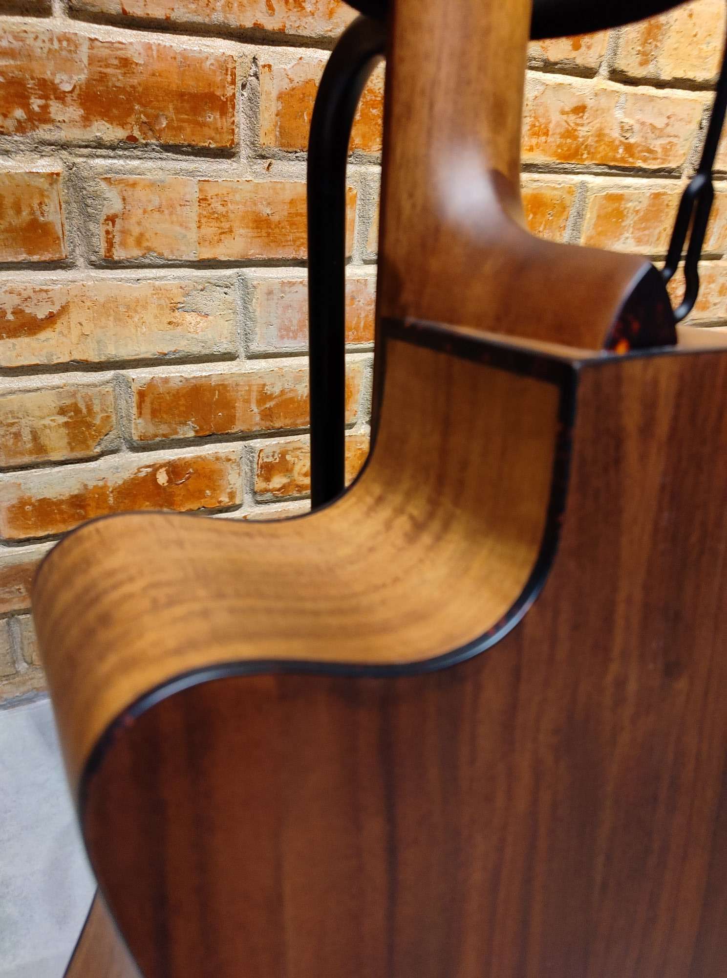 Tokai Cat's Eyes CE62-EA, KOA, Acoustic/Electric Guitar, Dreadnought Body w/Fishman Presys+ 201 PreAmp and Gig Bag