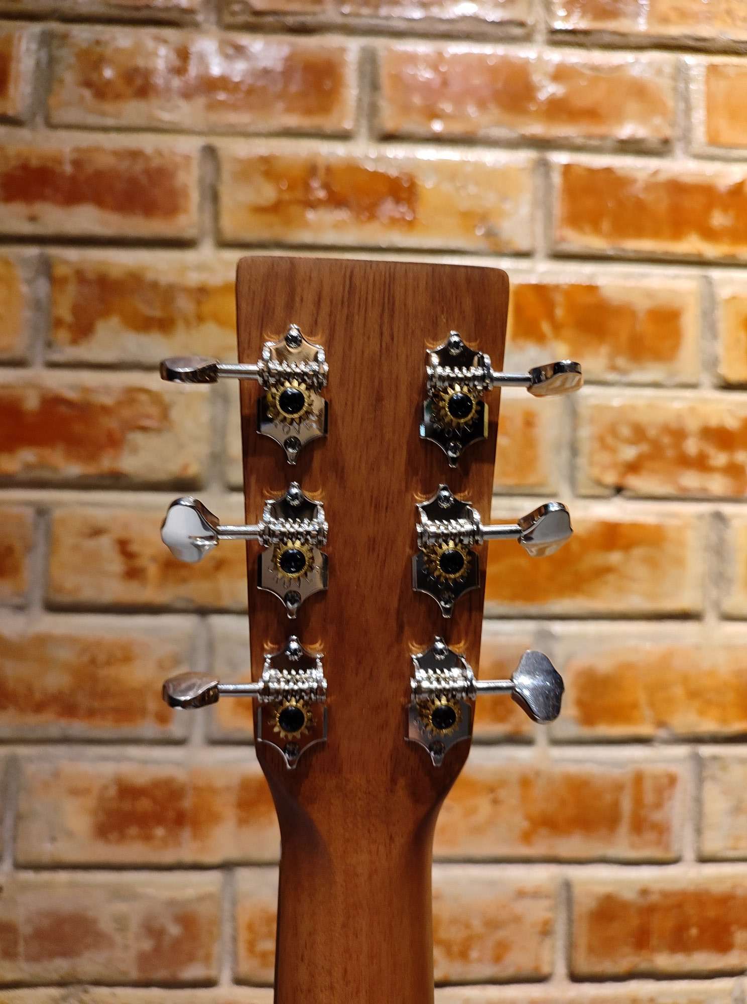 Tokai Cat's Eyes CE62-EA, KOA, Acoustic/Electric Guitar, Dreadnought Body w/Fishman Presys+ 201 PreAmp and Gig Bag