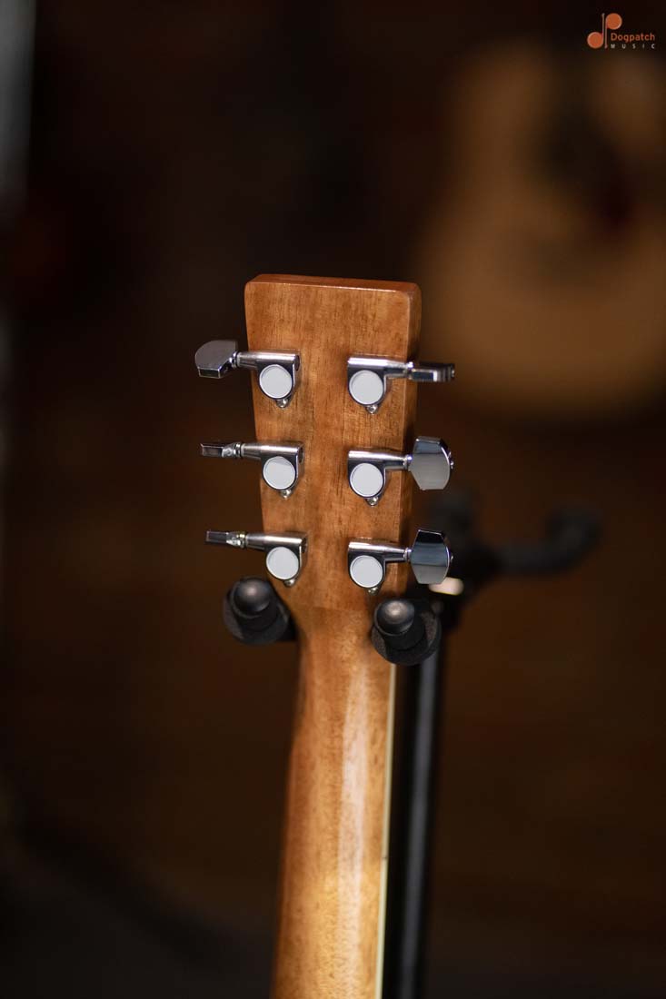 Tokai Cat's Eyes Acoustic Cutaway Guitar CE25C-N, Natural Colour w/Gig Bag