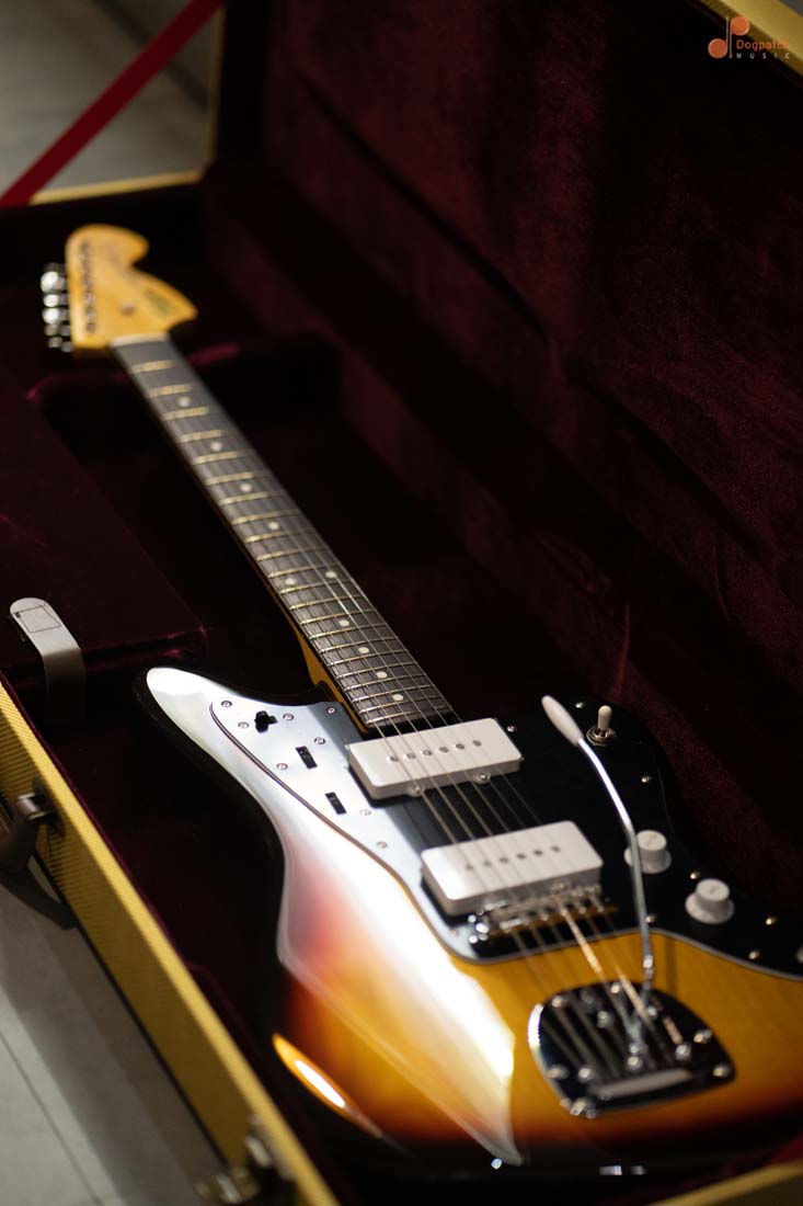 Tokai AJM140, Electric Guitar, 2 Pieces Alder, Jazz Master, Yellow Sunburst (YSB), with Hard Shell Case