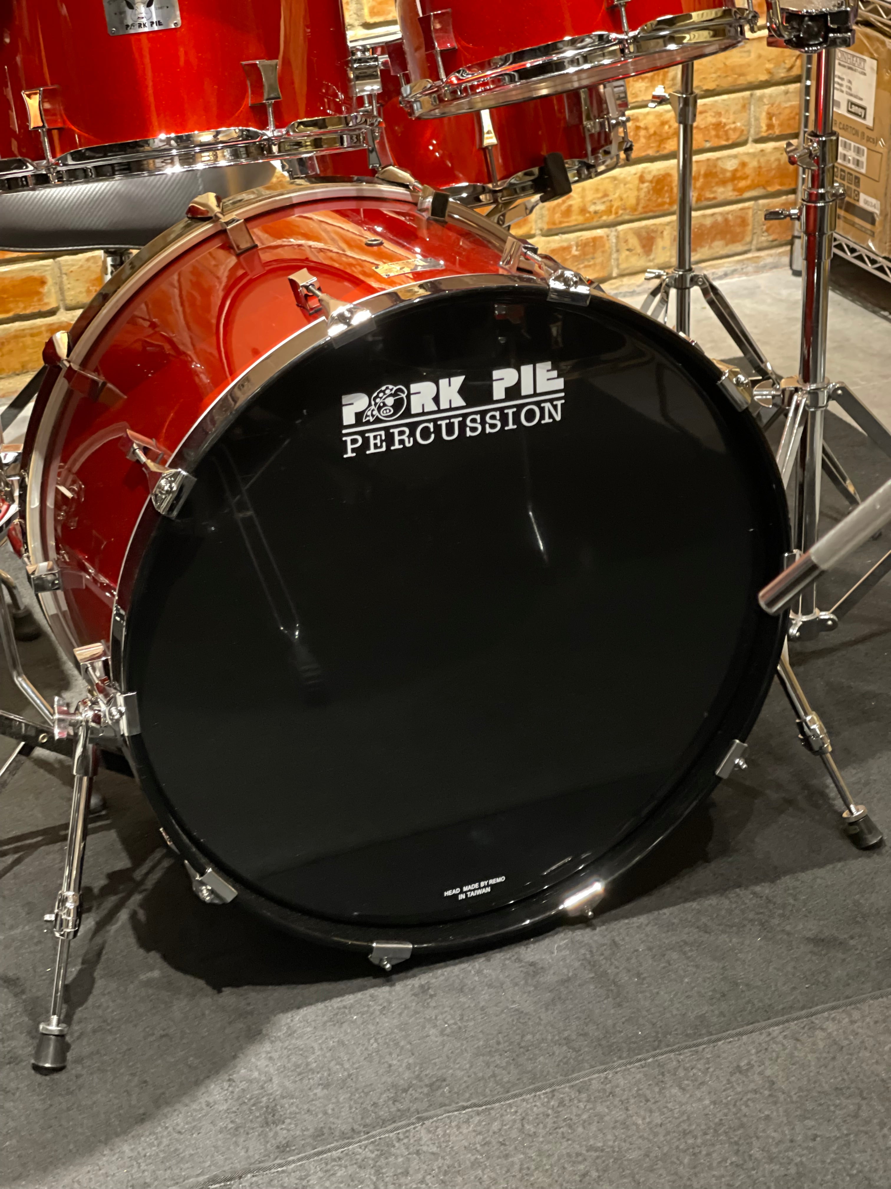 Pork Pie Drum Kit Little Squealer,Fire Red, 6 pieces 50/50 Mahogany/Birch Wood, w/Cases