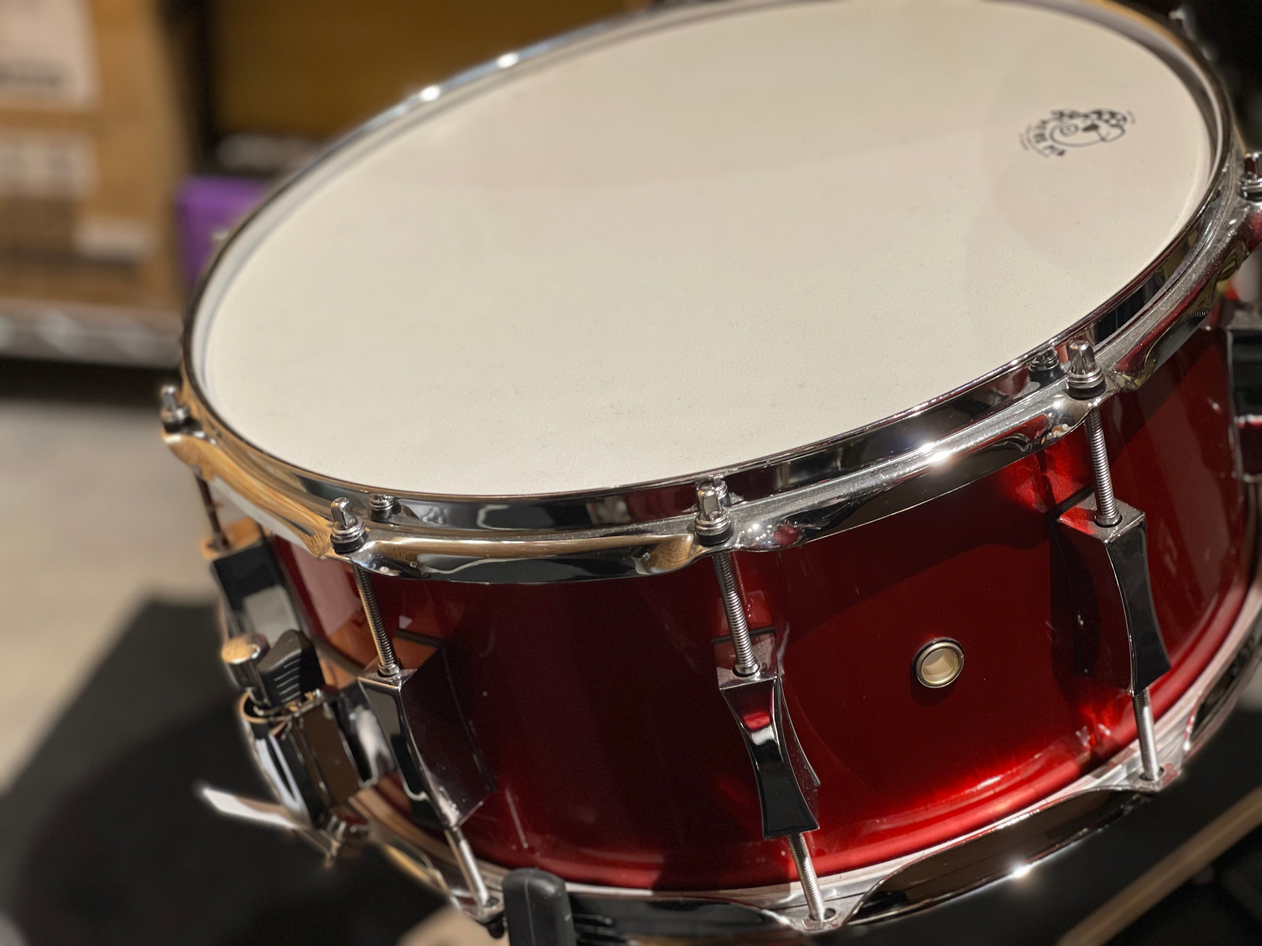 Pork Pie Drum Kit Little Squealer,Fire Red, 6 pieces 50/50 Mahogany/Birch Wood, w/Cases