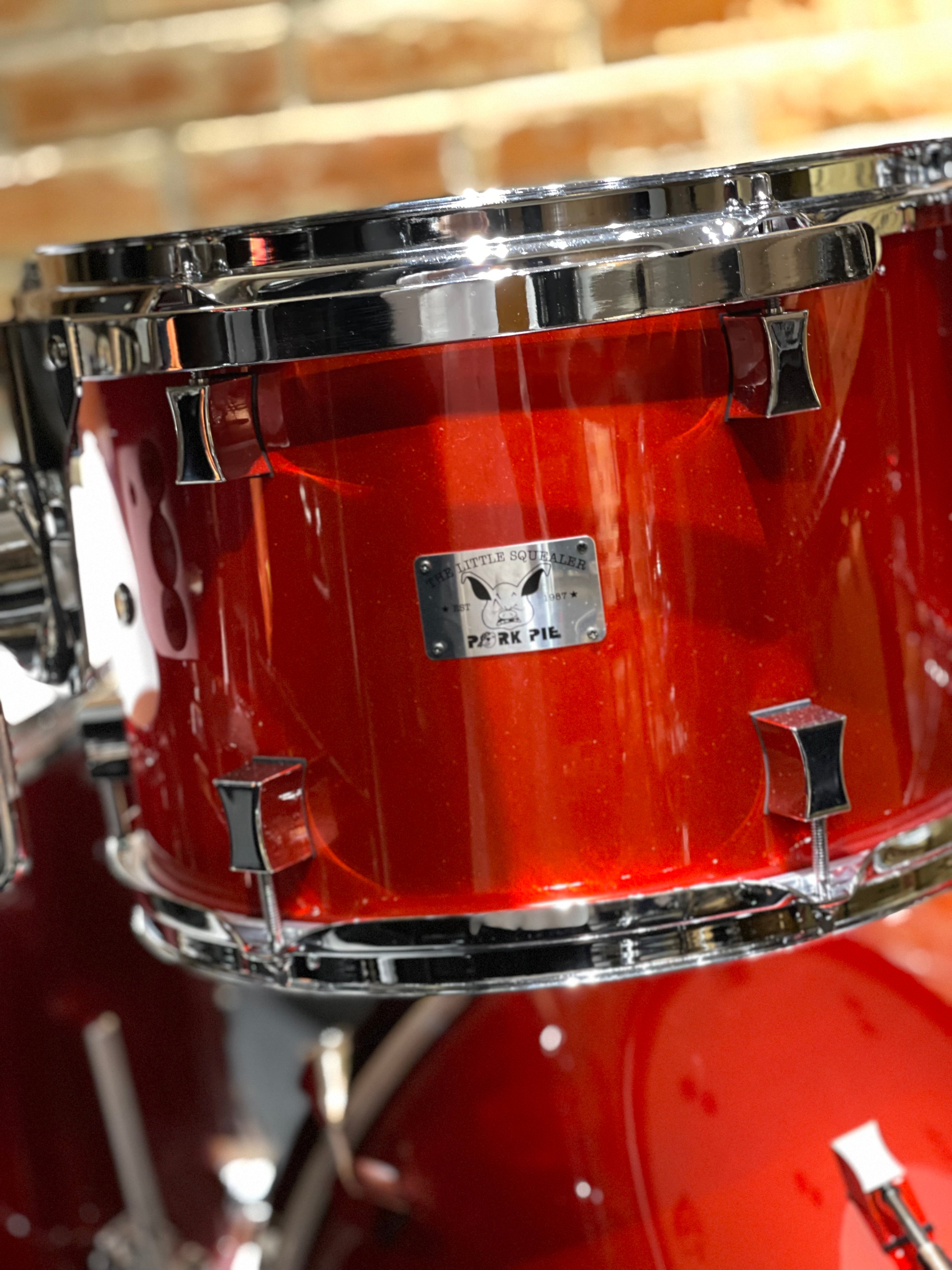 Pork Pie Drum Kit Little Squealer,Fire Red, 6 pieces 50/50 Mahogany/Birch Wood, w/Cases