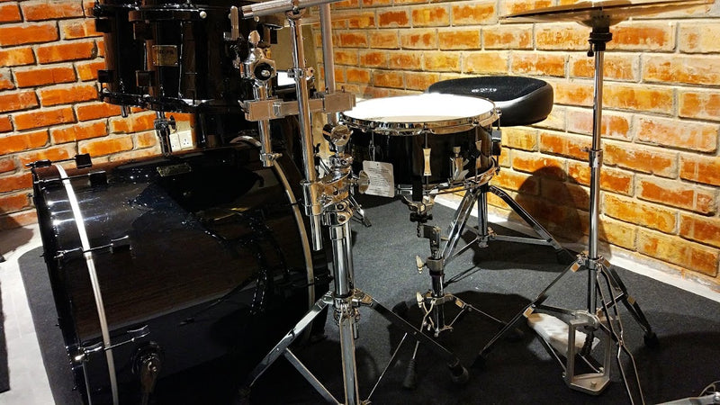 Pork Pie Drum Kit, USA Custom Black Satin, 5 Pieces Kit, select 22  Kick Bass Drums, includes snare and hard shell gator cases
