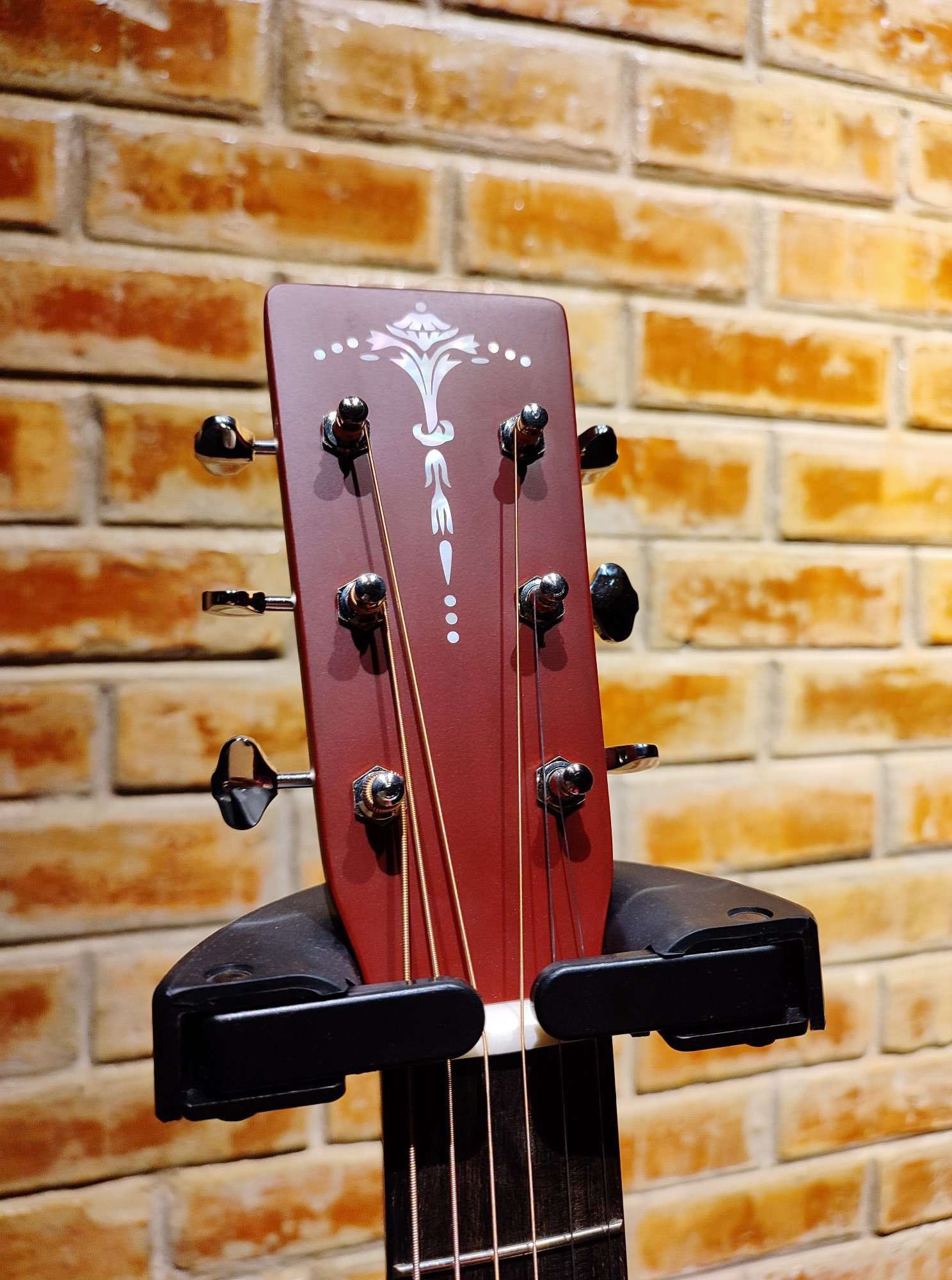 Tokai Cat's Eyes Acoustic Guitar CE57-GO-EA, Red,  Acoustic/Electric Guitar, w/Presys+ 201 PreAmp, Solid Spruce Top, Mahogany Side Back/Neck, Rosewood Fingerboard, w/Gig Bag