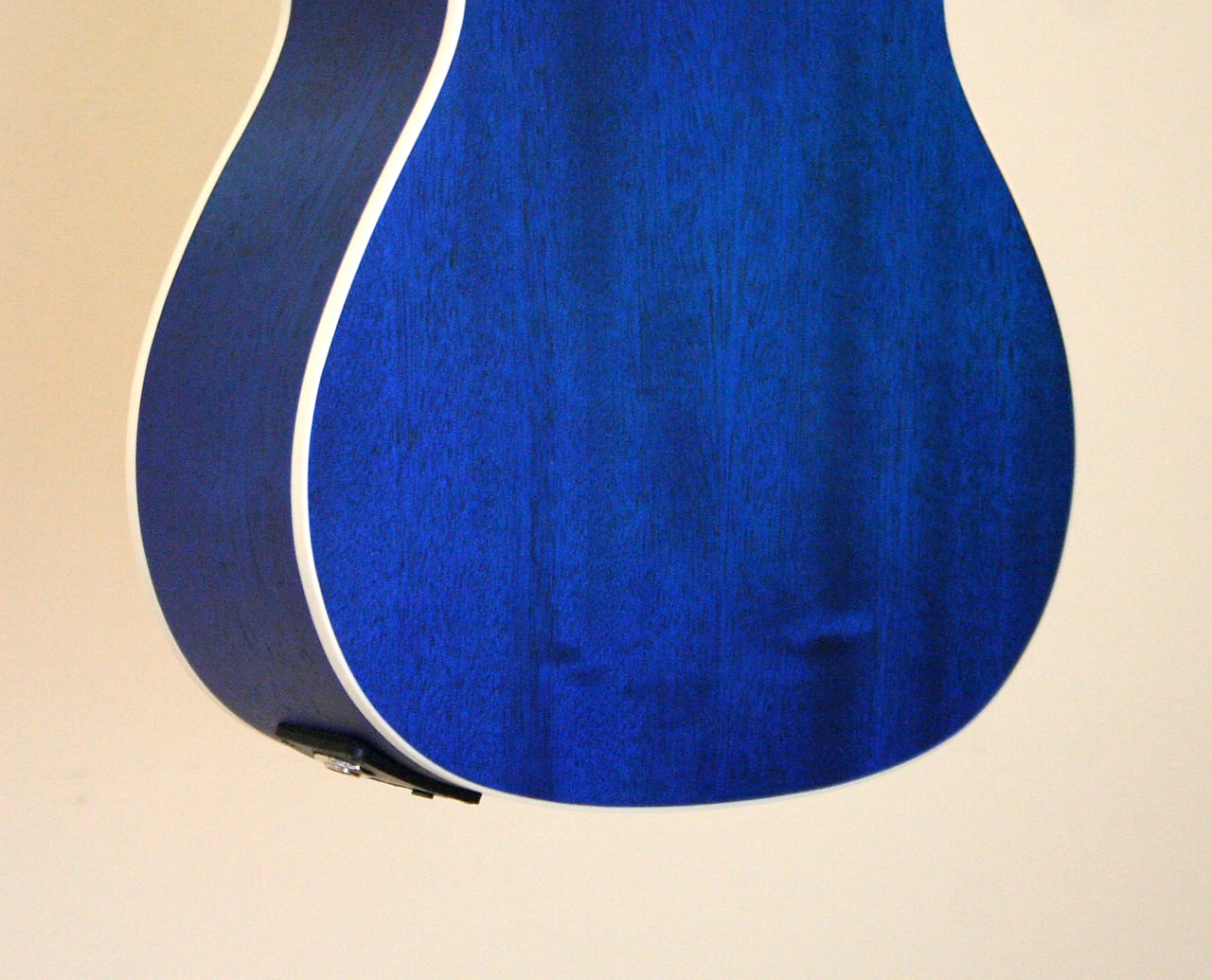 Amahi UK 205EQ, Dark Blue Mahogany Ukulele - Concert Size with Gig Bag