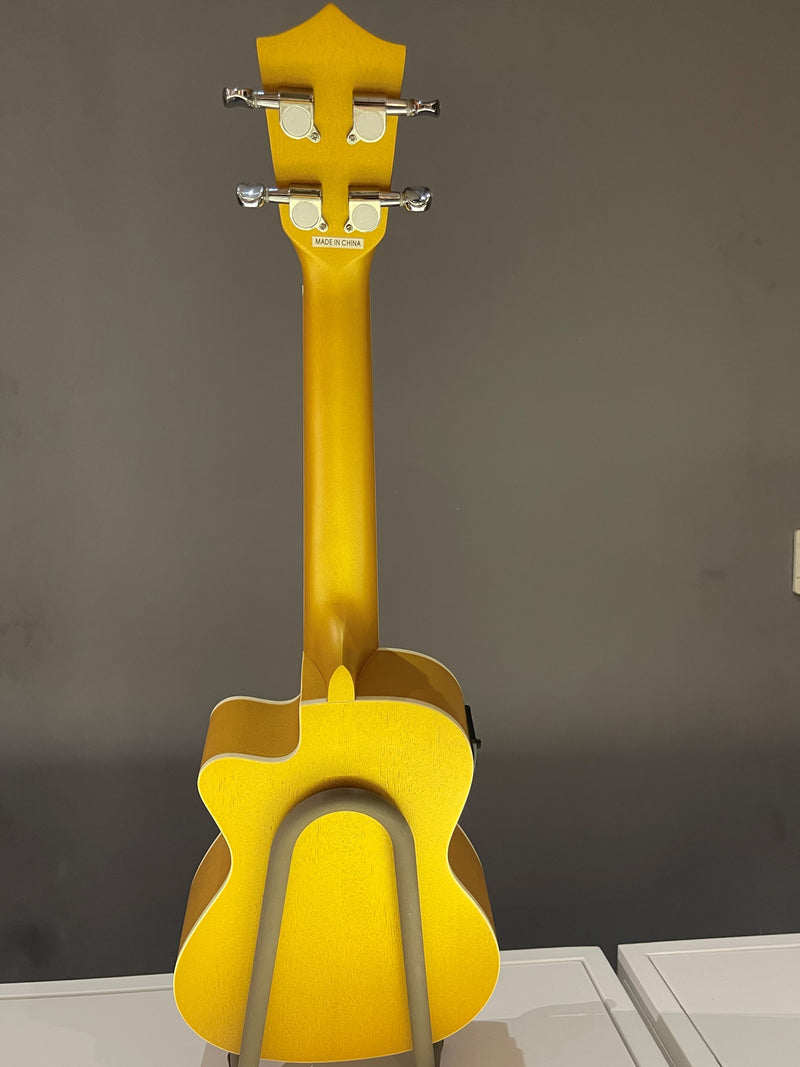 Amahi UK 205EQ, Tan Natural, Mahogany Ukulele - Concert Size with Gig Bag