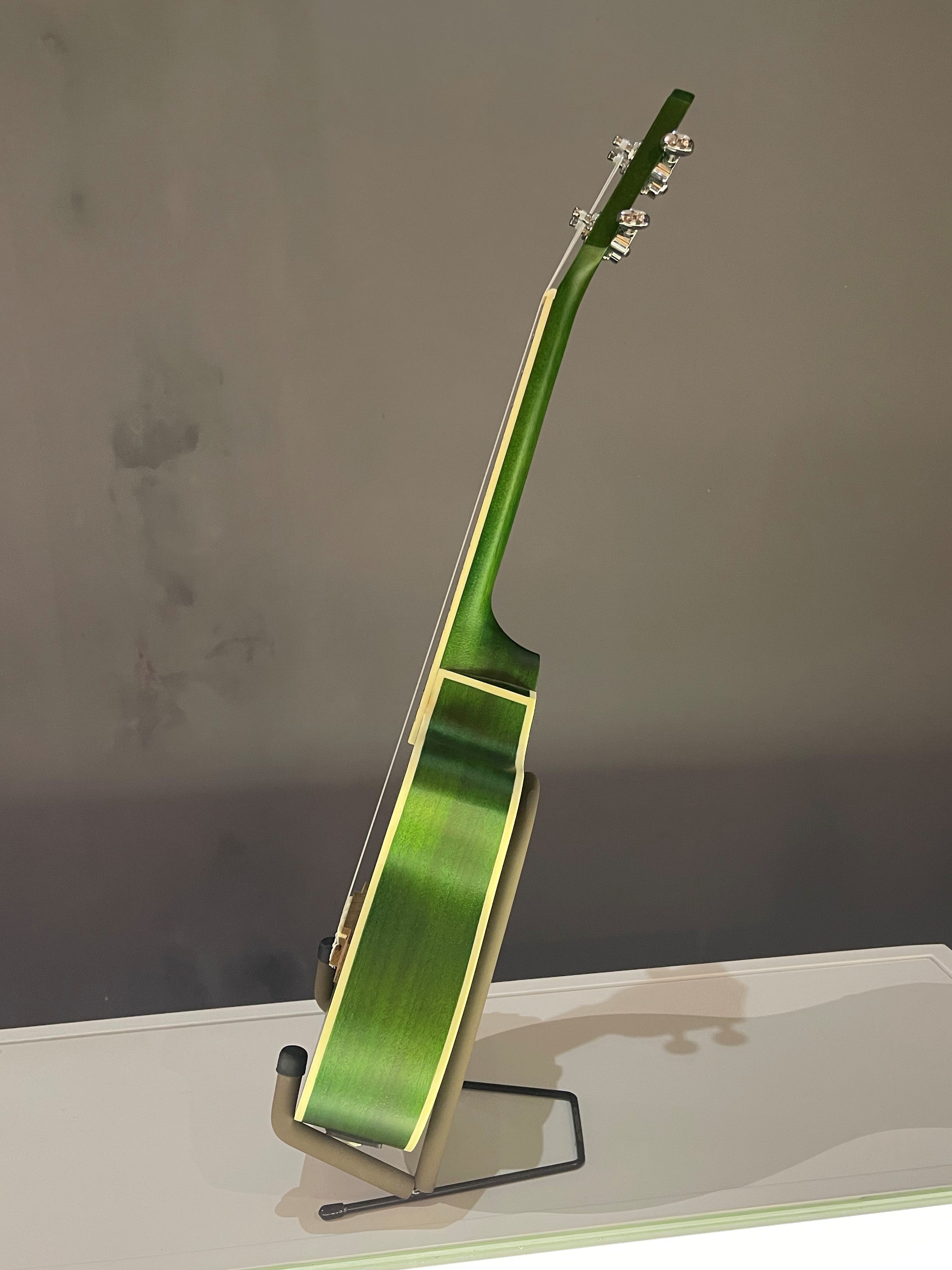 Amahi UK 205EQ, Emerald Green Mahogany Ukulele - Concert Size with Gig Bag
