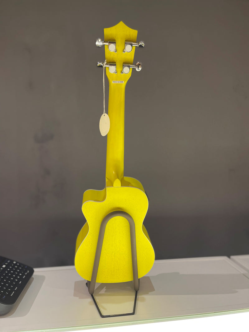 Amahi UK 205EQ, Yellow Mahogany Ukulele - Concert Size with Gig Bag